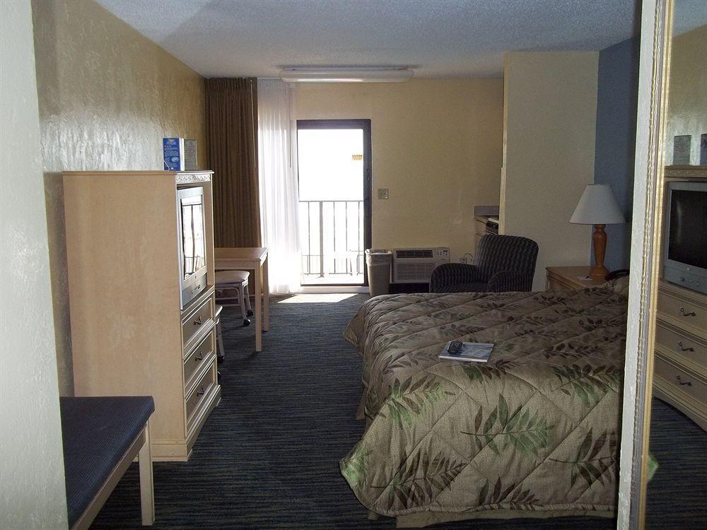 Holiday Inn Express & Suites Oceanfront Daytona Beach Shores By Ihg Exterior photo