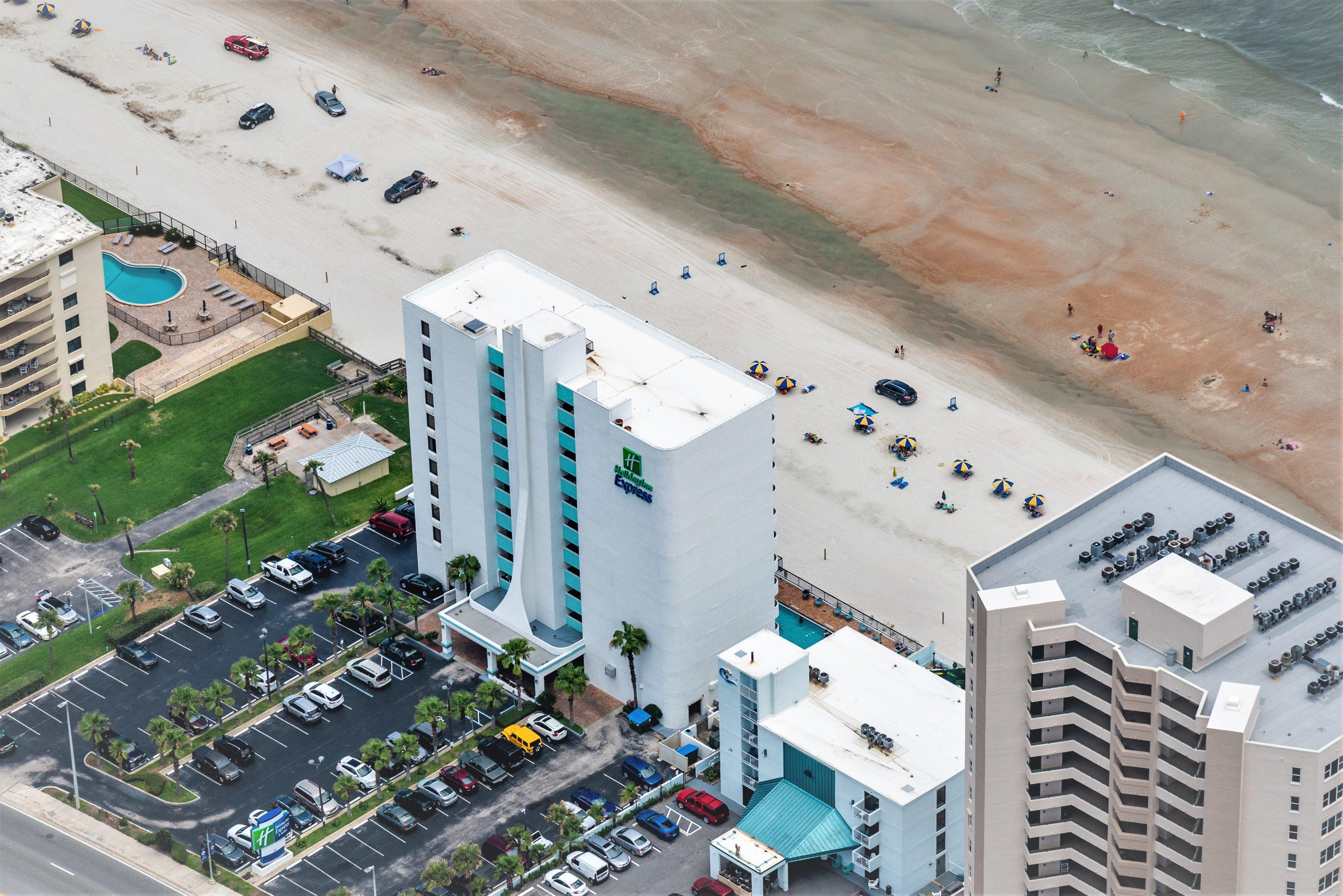 Holiday Inn Express & Suites Oceanfront Daytona Beach Shores By Ihg Exterior photo