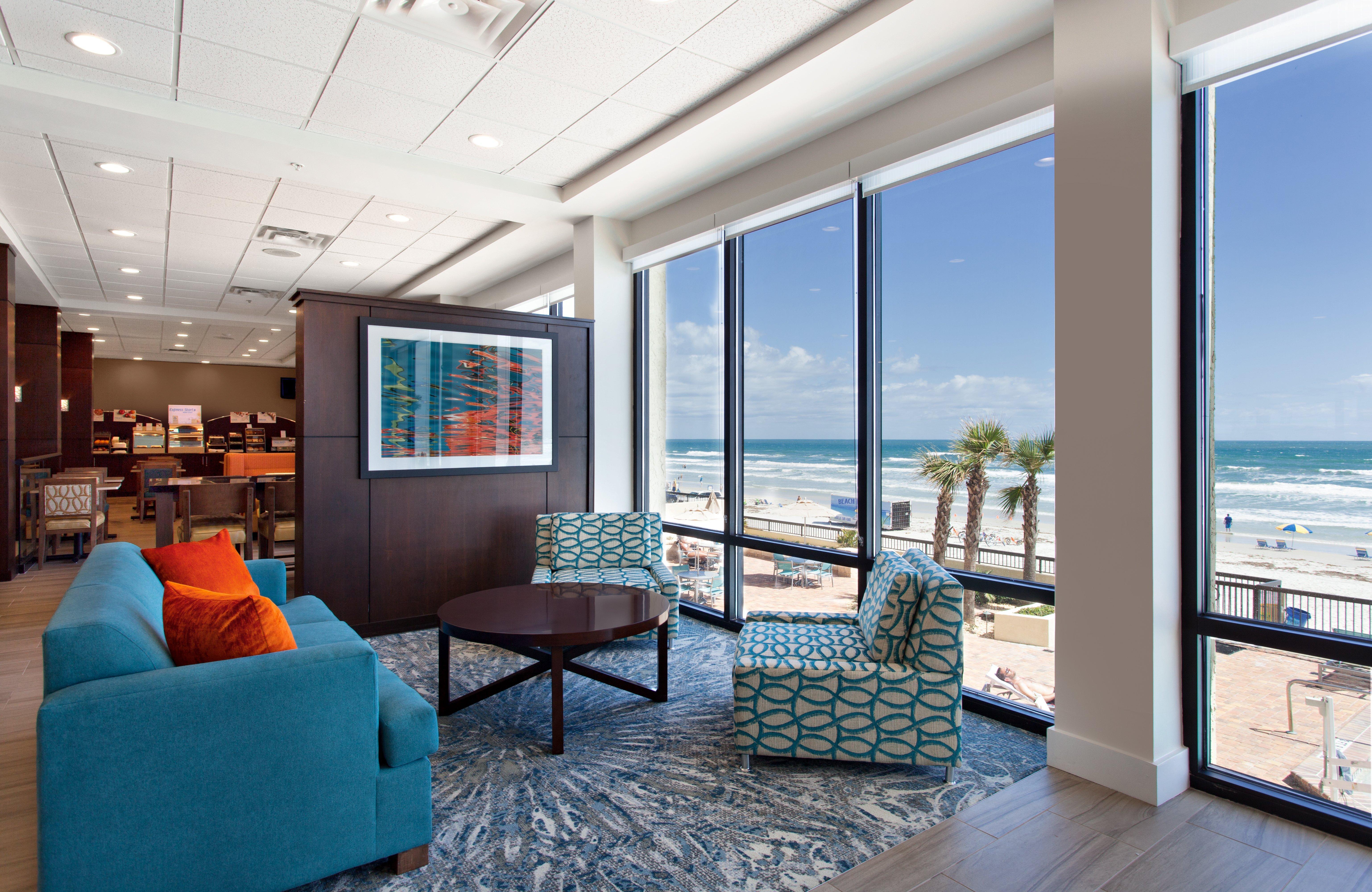 Holiday Inn Express & Suites Oceanfront Daytona Beach Shores By Ihg Exterior photo