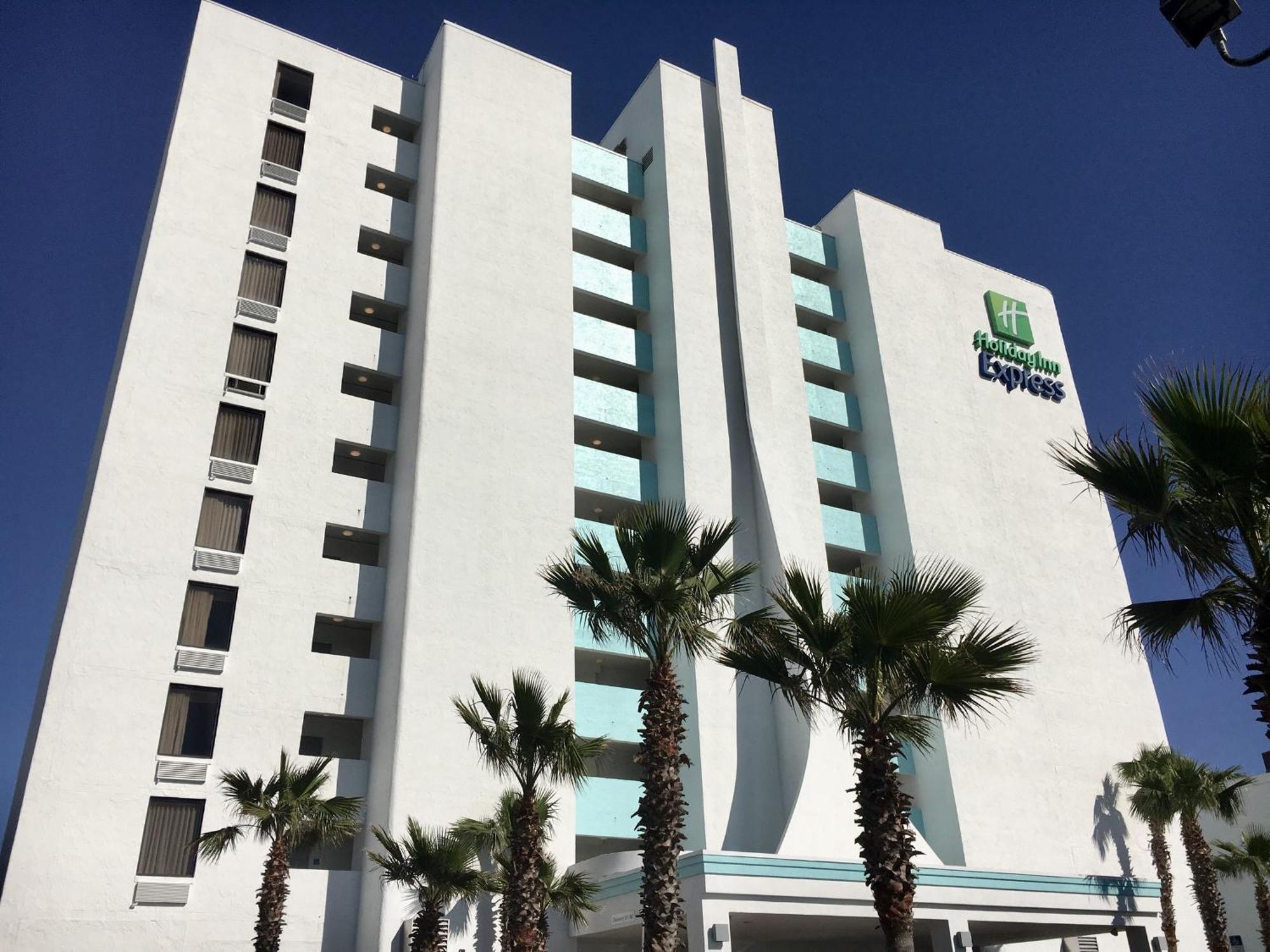Holiday Inn Express & Suites Oceanfront Daytona Beach Shores By Ihg Exterior photo